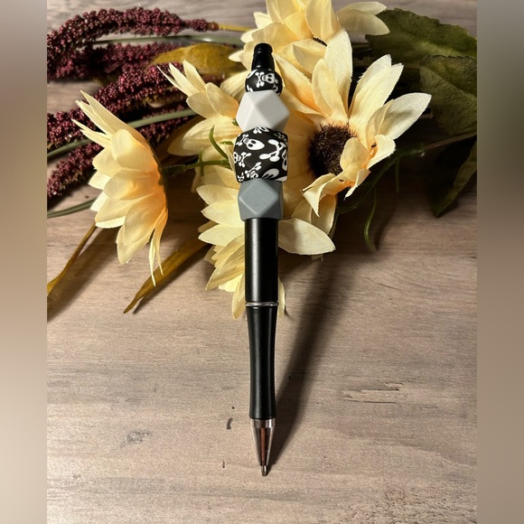 Skull Beaded Pen - Picture 1 of 1